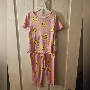 NWT Tahari Girl Pink Smiley Face Kids Pajamas